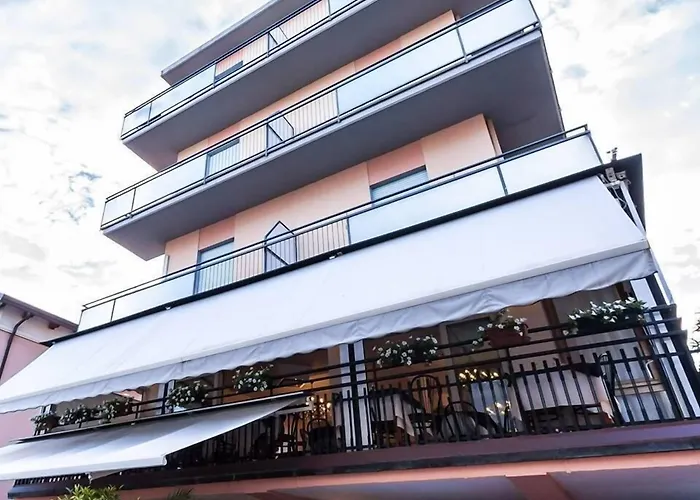 מלון Baden Baden 2*